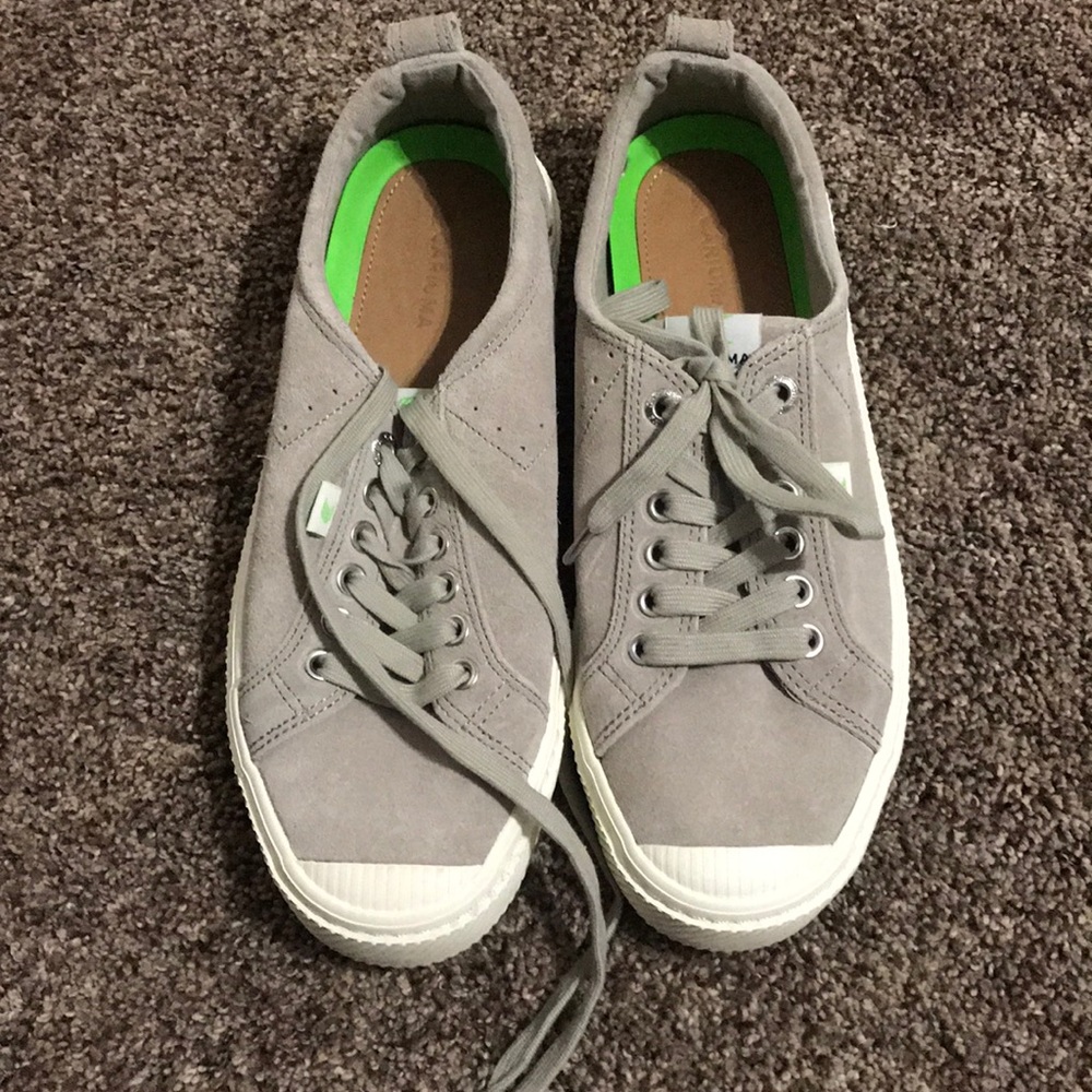 Cariuma shoes. Size 9.5 women. Worn once.